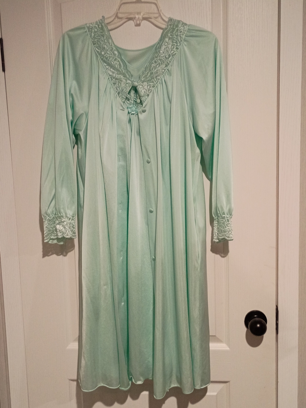 Shadowline Vintage - Women's Mint Green Short Sleeve Nightgown And House Coat